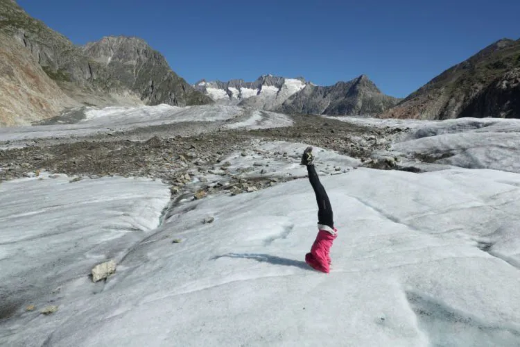 15 Lokasi Yoga yang Tak Biasa Ini Jadi Bikin Kamu Mikir, Apa Sih Esensi Yoga Sejatinya? 16
