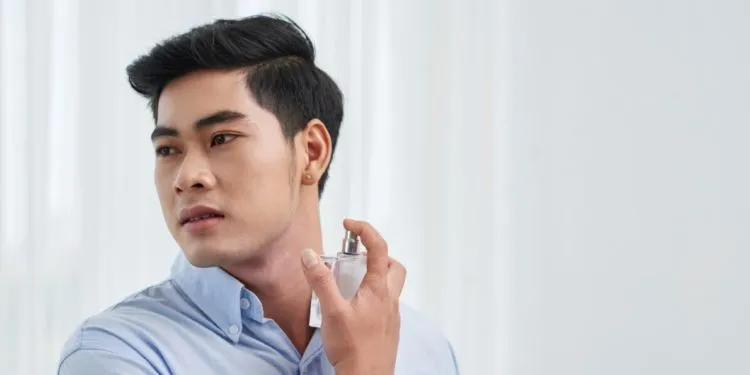 Ternyata Cowok Sering Salah Pakai Parfum, Harus Baca 5 Tips Ini Nih Biar Tak Salah Lagi 9