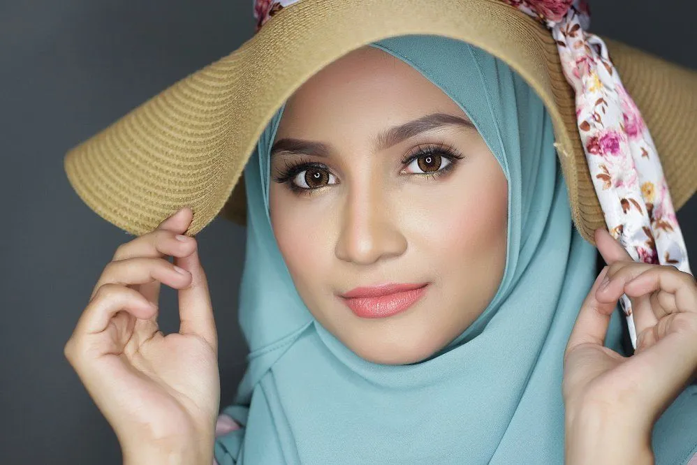 Jangan Salah Pilih Warna Hijab! Sesuaikan dengan Warna Kulitmu Agar Tidak Kelihatan Kusam