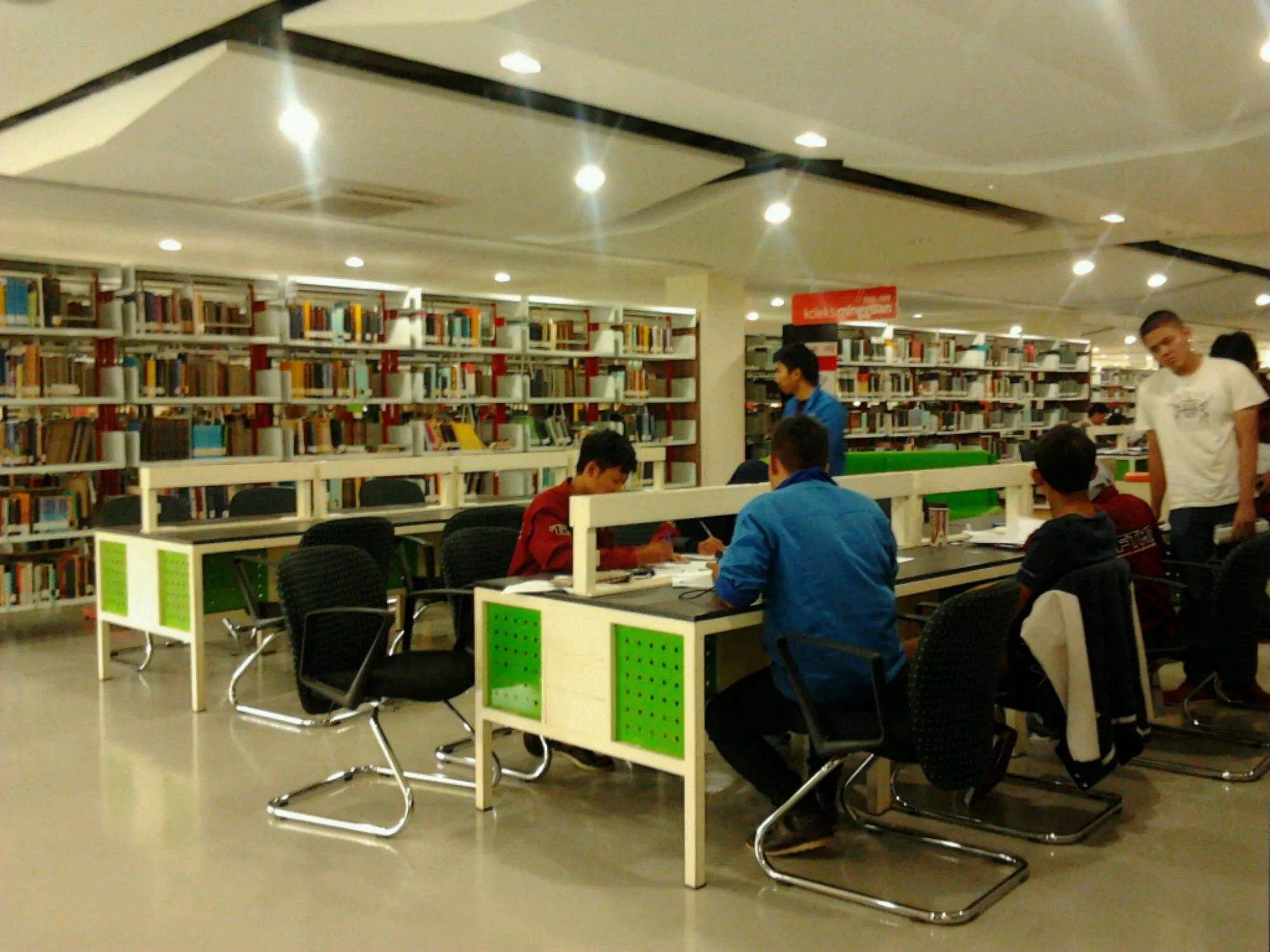 10 Perpustakaan Kampus di Indonesia yang Layak Untuk Dikunjungi. Perpus Kampusmu Masuk Nggak Nih? 12