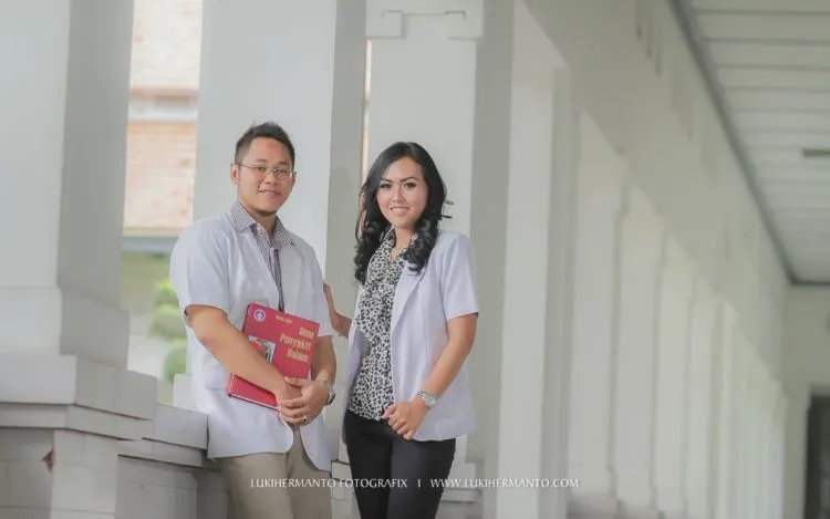 10 Pro Kontra Menulis Gelar Akademik di Undangan Resepsi. Kamu Tipe yang Mana? 13