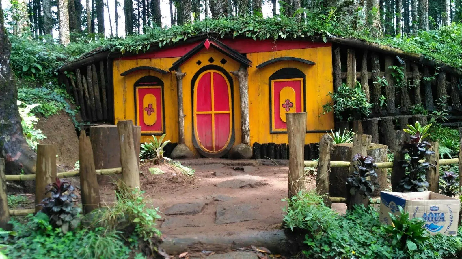 Yuk Kunjungi Kampung Kurcaci di Purbalingga. Desa Hobbit Nggak Cuma Ada di New Zealand Saja!