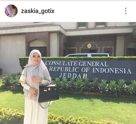 12 Komentar Pedas Haters Ini Bikin Kamu Bersyukur Nggak Jadi Seleb. Mending Dimarahi Dosen Penguji! 41