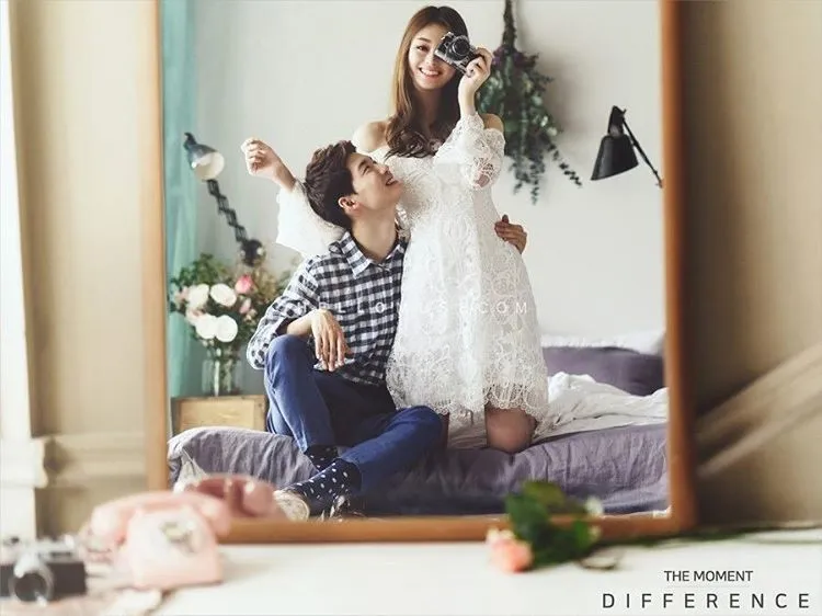 Romantis dan Lucu, Inilah 13 Pose Foto Prewedding Pasangan di Korea yang Layak Tiru 30