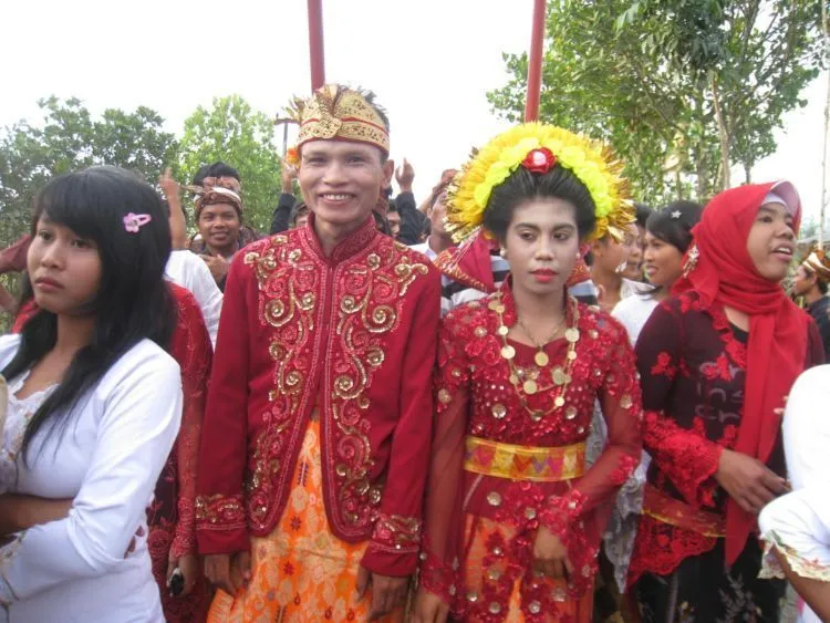 Sakral dan Serunya Ritual Merarik dari Suku Sasak; Kawin Lari Justru Diwajibkan! 8