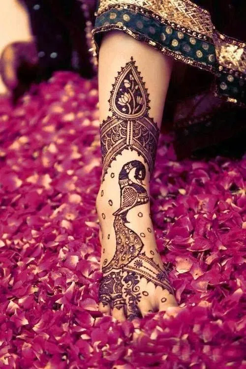 13 Inspirasi Henna Kaki yang Menawan Hati. Demi Sucinya Pernikahanmu Nanti 17