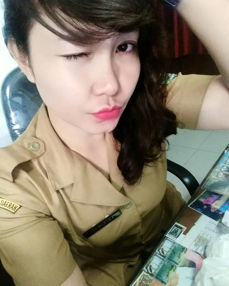 19 Potret PNS Cantik yang Pasti Bikin Cowok Betah di Kantor. Apa Kabar Ujian CPNS Kemarin? 20