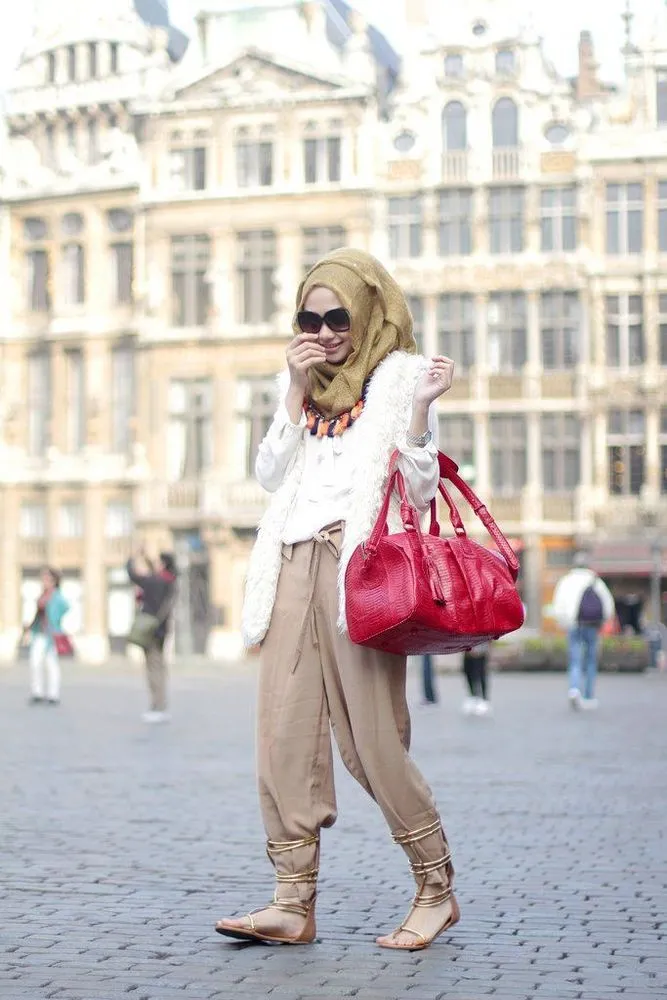 9 Tips Baju Liburan untuk yang Berhijab. Nyaman Tanpa Terlihat Rempong 18
