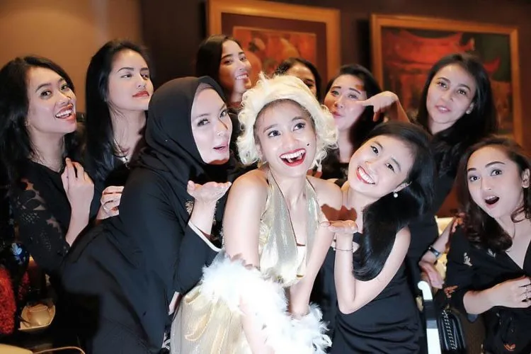Mengenal Pesta Lajang Buat Calon Pengantin Wanita; Dari Mulai Perkenalan Sampai Persiapannya 6