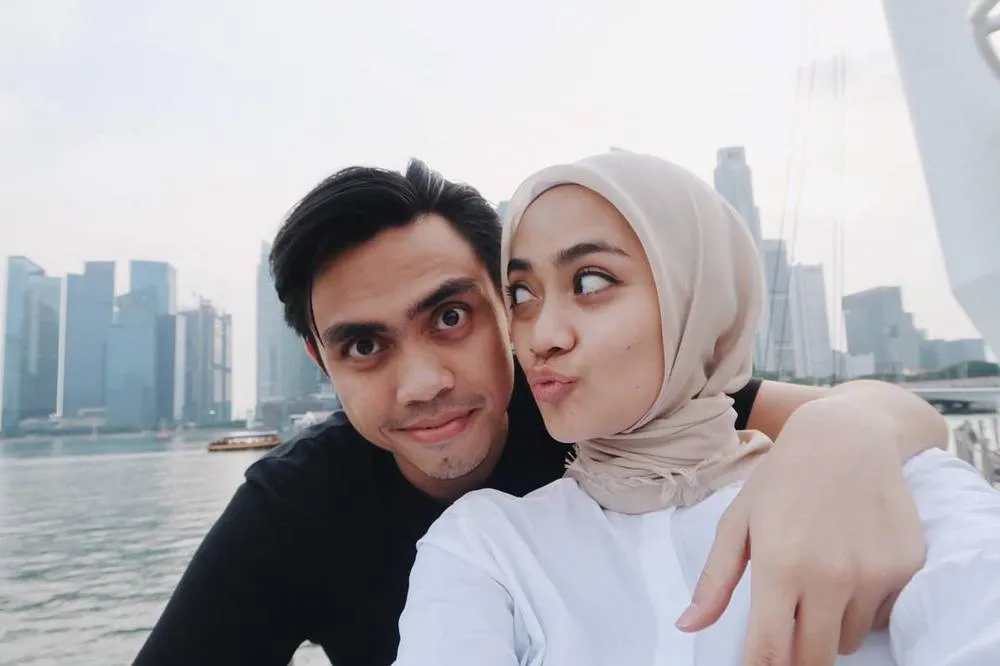 Inilah Jarak Usia yang Ideal Untukmu dan Calon Imam Kelak. Sebelum Menikah, Yuk Pertimbangkan!