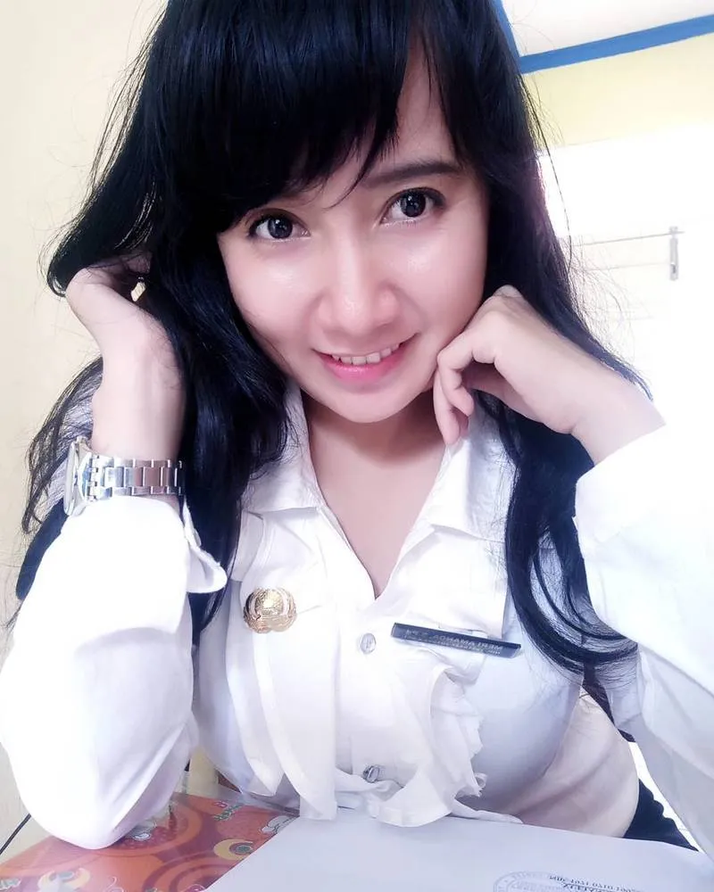 19 Potret PNS Cantik yang Pasti Bikin Cowok Betah di Kantor. Apa Kabar Ujian CPNS Kemarin? 23