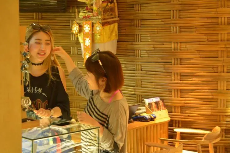 Ini Lho Destinasi Traveling Favorit Han Yoo Ra, YouTubers Idola Anak Muda. Kamu Pasti Nggak Kepikiran 6