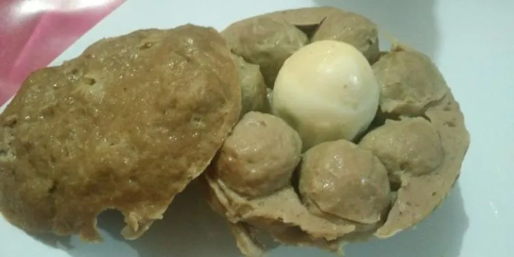 Kuliner Unik Datang Lagi. Bakso Hamil dan Bakso Beranak Lagi Heboh di Banyuwangi! 4