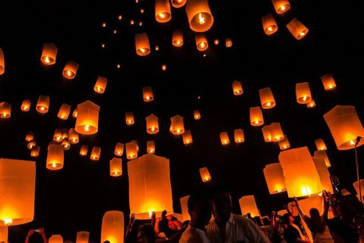 Banyak Negara yang Larang Penerbangan Lampion, Keindahan Itu Ternyata Tak Sepadan dengan Dampaknya 7
