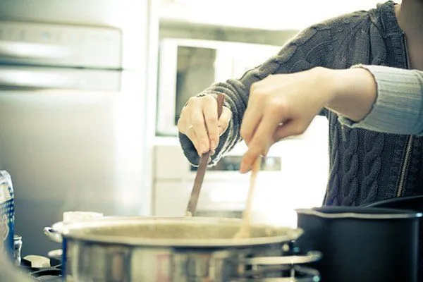 Cek Level Sayang Pasangan ke Kamu dari Makanan Buatanmu. Keliatan Banget, Tuh! 8