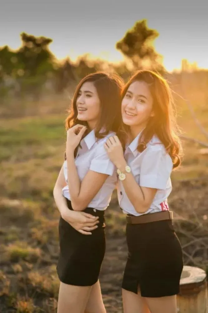 9 Negara dengan Seragam Sekolah yang Dikenal Seksi. Hayo, Para Siswa Harus Tetap Fokus Belajar Ya Nak 15