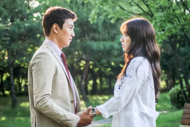 Cowok Penyuka Drama Korea Sering Diremehkan. Padahal 6 Kelebihan Ini Bikin Mereka Jadi Idaman 11