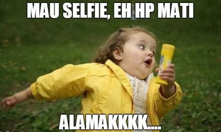 13 Meme Kocak Ini Mewakili Perasaanmu Ketika Baterai HP Habis. Bikin Senyum-senyum Sendiri 14