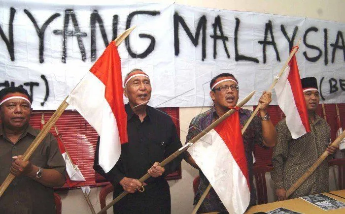 Selain 'Om Telolet Om', 7 Hal Ini Bisa Bikin Rakyat Indonesia Kompak. Nggak Pandang Latar Belakang! 11