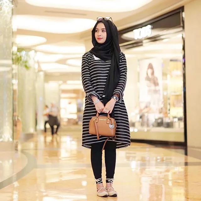 Untuk Menemani Liburan Akhir Tahunmu, Gaya Casual Ini Bisa Jadi Andalan Lho