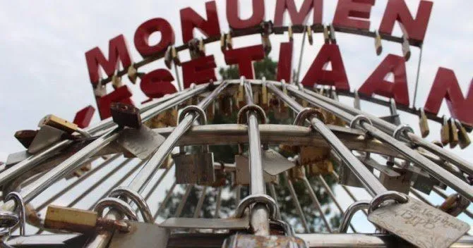 Monumen Kesetiaan, Tempat Wisata Baru yang Hits Sekaligus Bisa Buat Cari Pasangan! 7