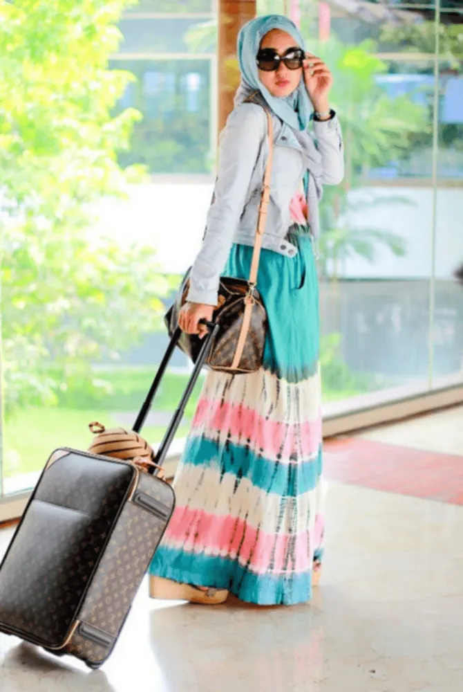 9 Tips Baju Liburan untuk yang Berhijab. Nyaman Tanpa Terlihat Rempong 11