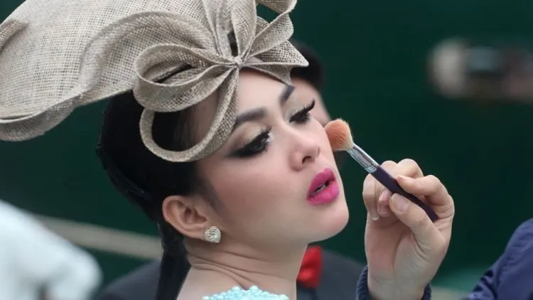 Wajib Baca! 7 Tren Fashion Sepanjang 2016 yang Bikin Cowok Ilfeel Hingga Salah Fokus 12