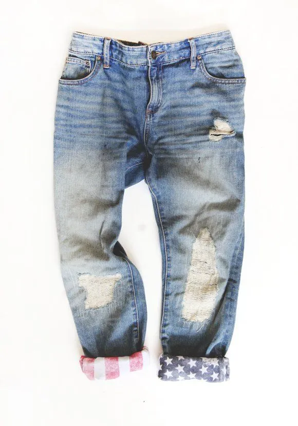 8 Ide Unik Merombak Celana Jeans-mu yang Sudah Usang. Sayang 'Kan Kalau Dibuang? 13