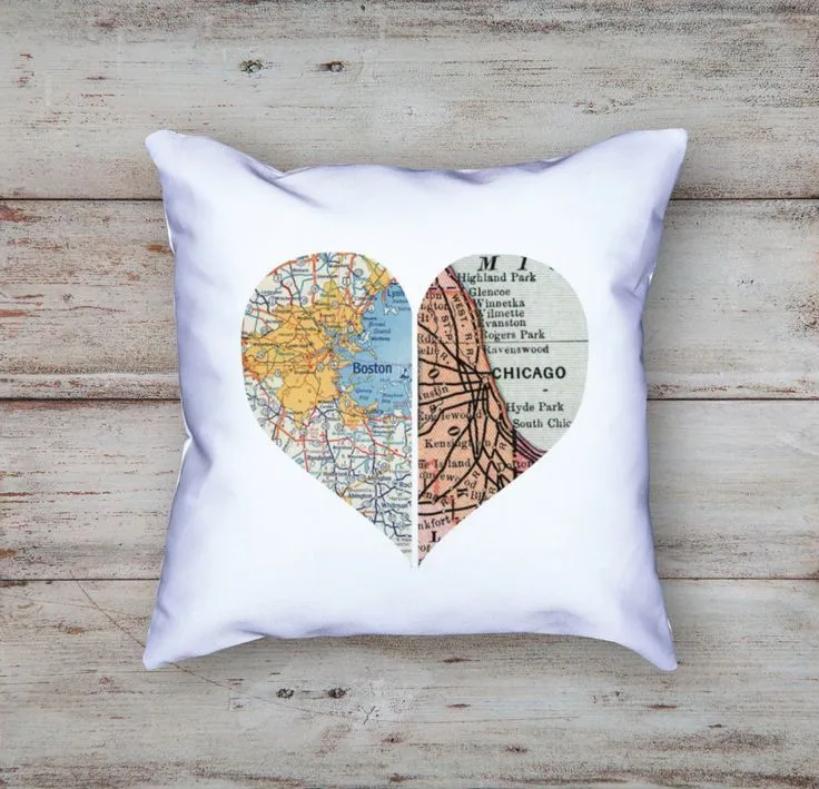 10 Ide Kado Kreatif untuk Pacar LDR 11 Bantal couple