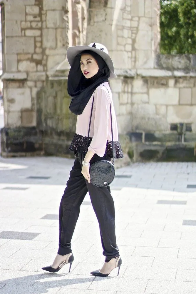 9 Tips Baju Liburan untuk yang Berhijab. Nyaman Tanpa Terlihat Rempong 12