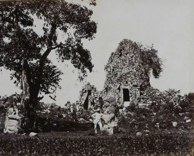 Begini Kondisi Reruntuhan Candi Prambanan Saat Pertama Ditemukan. Hancur dan Begitu Mengenaskan! 15