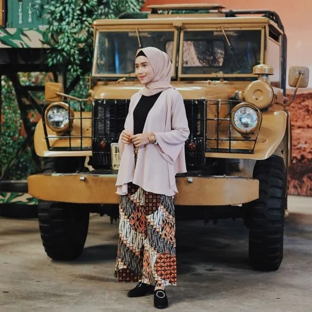 9 Tips Baju Liburan untuk yang Berhijab. Nyaman Tanpa Terlihat Rempong 10