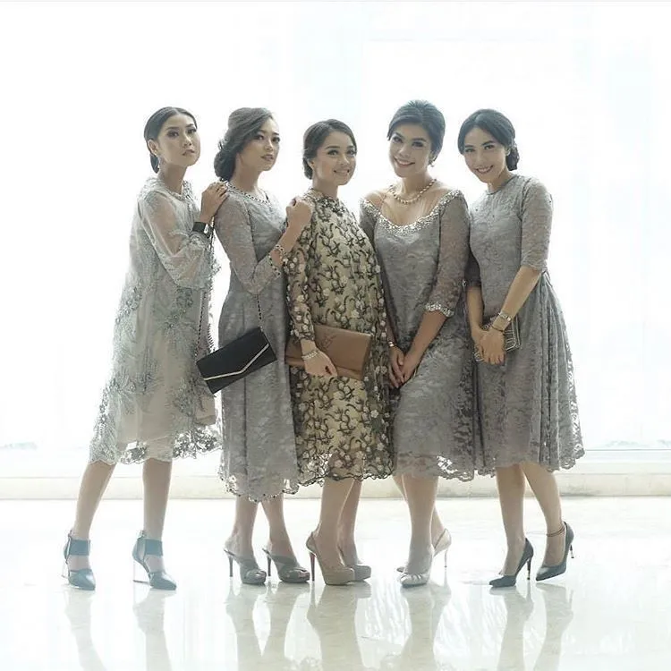 16+ Ide Seragam Bridesmaid yang Nggak Melulu Kebaya 23