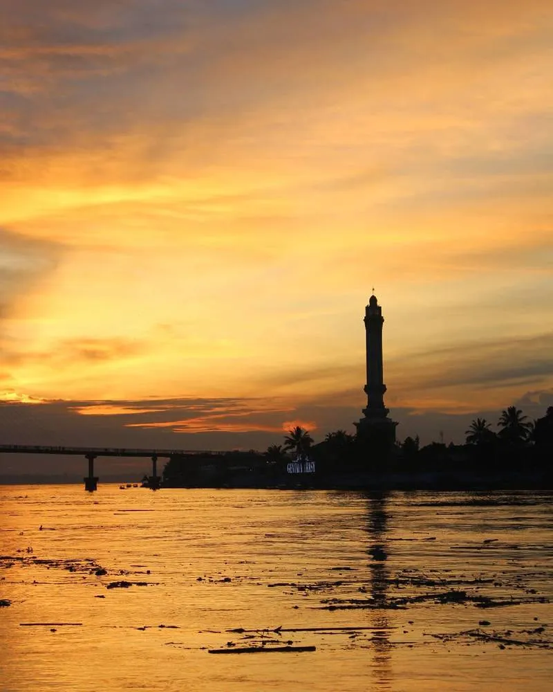 Tanggo Rajo Jambi, Kawasan yang Indah di Kala Malam. Romantis Jika Disambangi Bareng Pasangan! 10