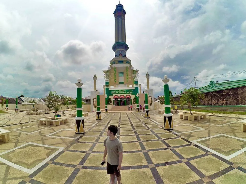 Tanggo Rajo Jambi, Kawasan yang Indah di Kala Malam. Romantis Jika Disambangi Bareng Pasangan! 8