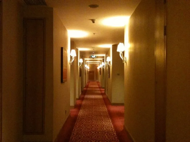 Ini Malam Jum'at! Kalau Hal-hal Ini Terjadi di Sekitarmu, Artinya Ada Hantu yang Iseng Sama Kamu 10