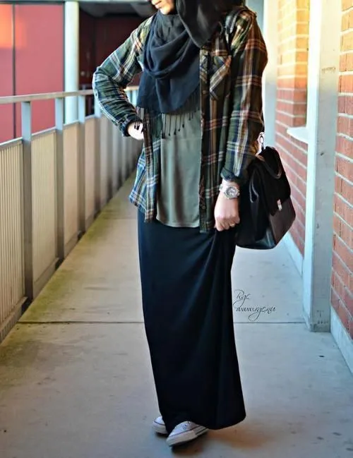 9 Ide Tampil Santai dan Elegan dengan Kemeja Longgar. Cantik 'Kan Nggak Harus Berlebihan! 11
