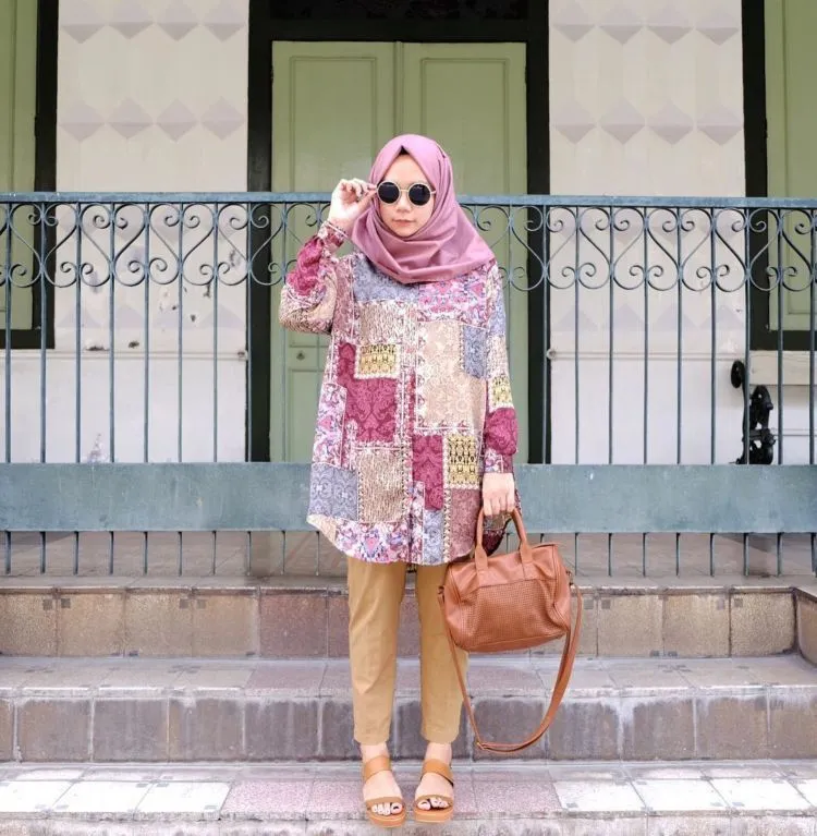 9 Ide Tampil Santai dan Elegan dengan Kemeja Longgar. Cantik 'Kan Nggak Harus Berlebihan! 12