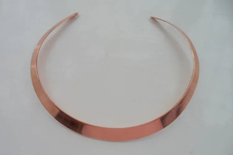 Jangan Ngiler Lihat 15 Fashion Item Rose Gold yang Menawan Ini, Solusi Tampil Trendi Cewek Masa Kini 23