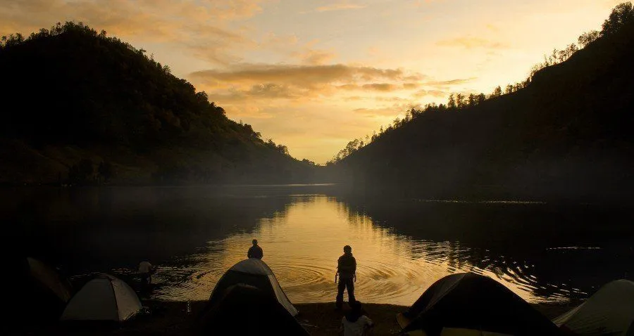 Kisah Horor Tentang Hantu ‘Sugus’ yang Menemani di Ranu Kumbolo. Serem Banget Sih