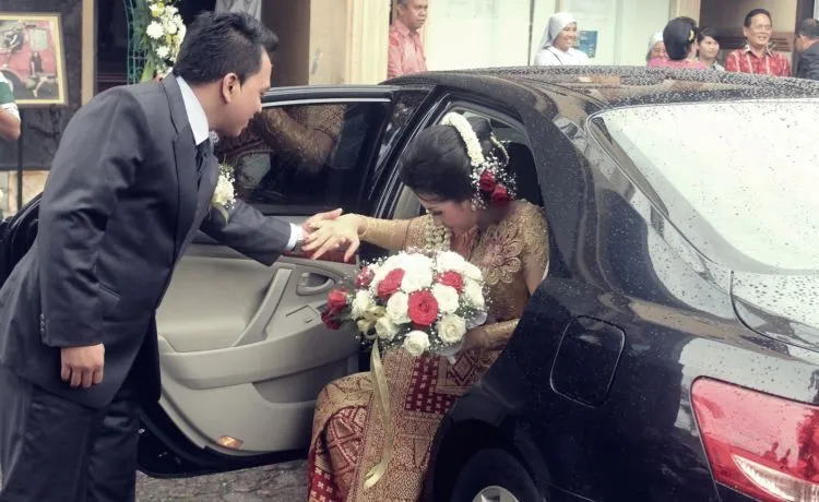 Rata-Rata First Kiss Dialami di Usia 15 Lho, Cek 13 Info Usia Lainnya! Seberapa Standar Sih Hidupmu? 21