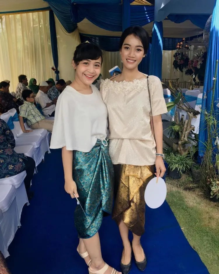 7 Cara Memadukan Kain Lilit Buat Segala Acara. Kapan Lagi Bisa Tampil Modis Tapi Tetap Sederhana? 8