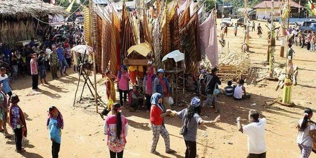 Kamu Pengen Masuk Surga? Suku Dayak Punya Upacara Mengantarkan Arwah ke Surga, Tertarik? 6