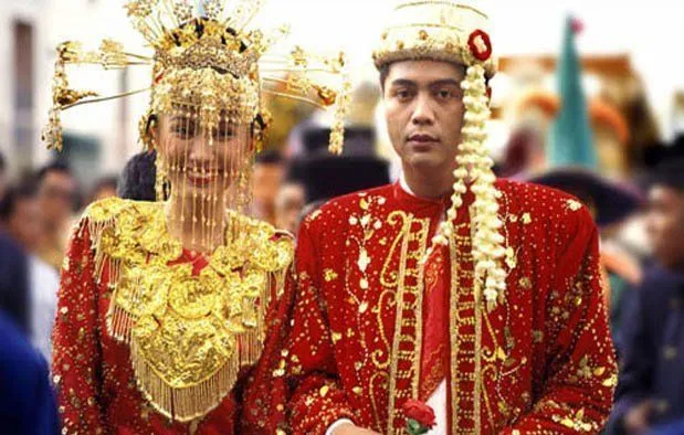 7 Busana Pengantin Daerah Nusantara. Kenali Dulu, Siapa Tahu Jodohmu dari Sana 12
