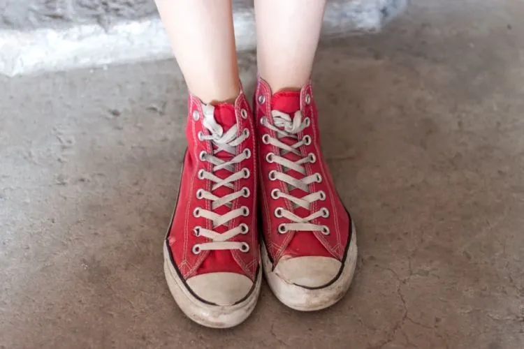 5 Karakter Cewek Berdasarkan Sepatu Favoritnya. Kira-Kira, Kamu yang Mana? 9