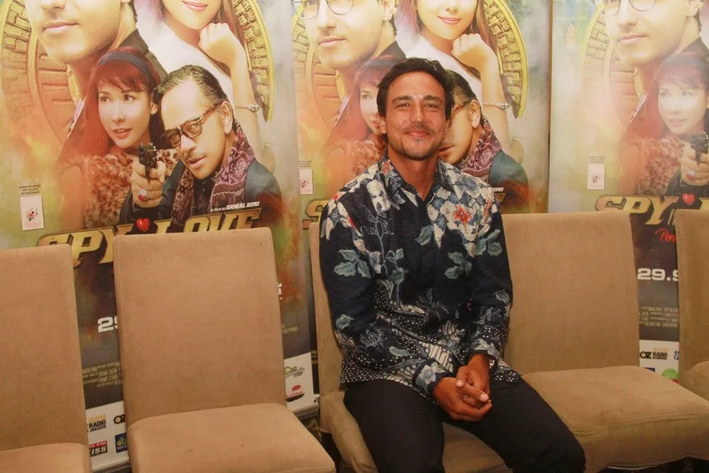 Ini Nih Hamish Daud, Lelaki yang Berpotensi Bakal Jadian dengan Raisa. Ternyata Dia... 10