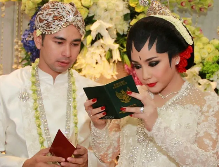Strategi Marketing Iklan Kosmetik yang Bikin Kita Ingin Beli. Tapi Ups, Beberapa Malah Jahat Sekali 18
