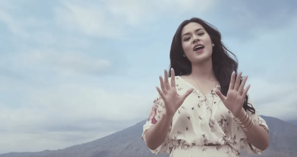 Buat Cewek, Cowokmu Masih Menyimpan Foto Mantannya? Pelajari Hal Ini Dulu Sebelum Kamu Marah-marah! 11