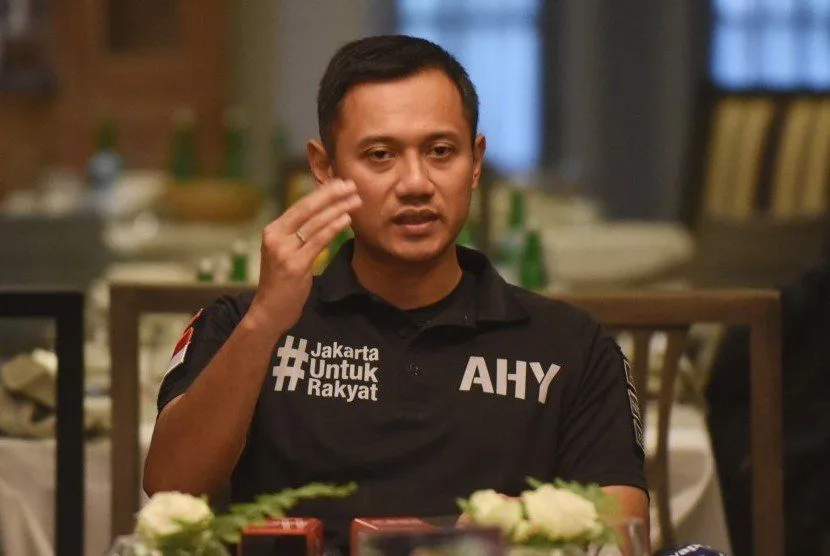 Jari Telunjuk Ini yang Bikin Agus Yudhoyono Diprotes Saat Foto di Acara Sunatan Anaknya Eko Patrio 3