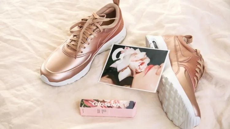 Jangan Ngiler Lihat 15 Fashion Item Rose Gold yang Menawan Ini, Solusi Tampil Trendi Cewek Masa Kini 26